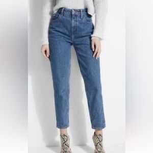 GUESS Mom Jeans Medium Wash Blue Jeans Size 27 EUC $90